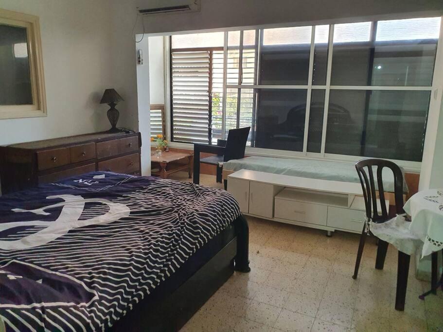 רחובות 2 Bedroom Apartment In Batiya Makov Shared Rooms מראה חיצוני תמונה