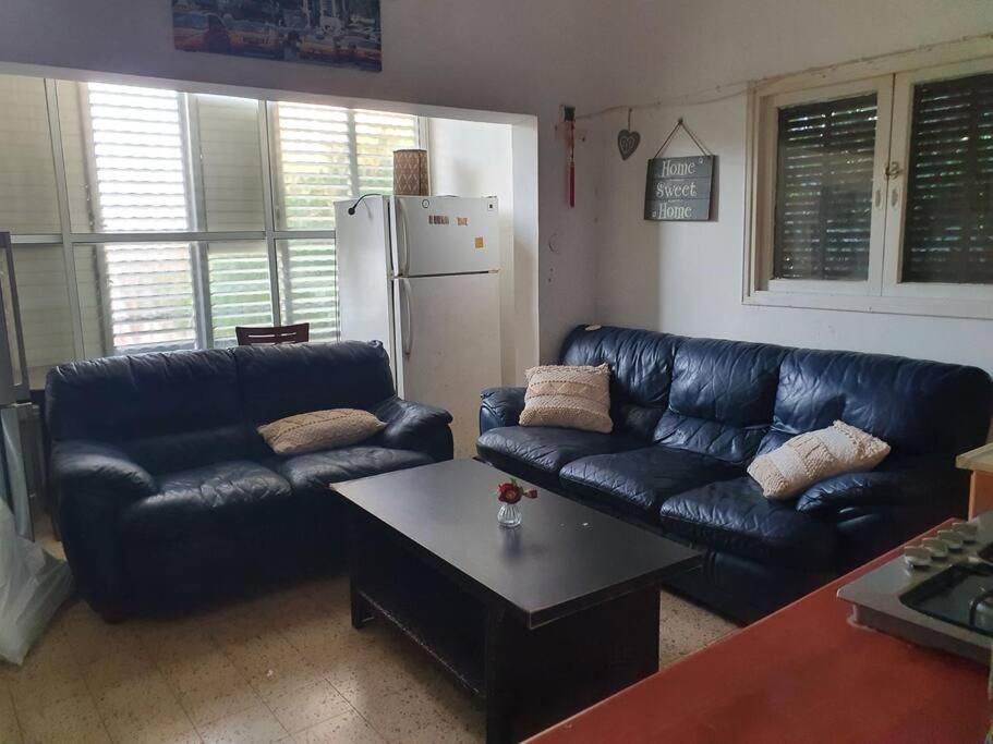 רחובות 2 Bedroom Apartment In Batiya Makov Shared Rooms מראה חיצוני תמונה